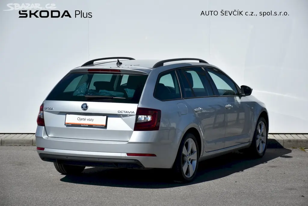 Škoda Octavia, Tour 1.6 TDI 85kW - fotka 2