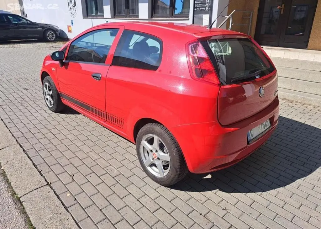 Fiat Punto 1,2 i benzín manuální - fotka 6