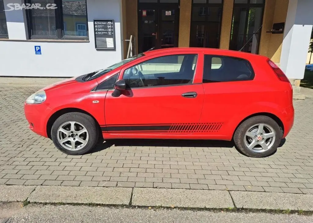 Fiat Punto 1,2 i benzín manuální - fotka 5