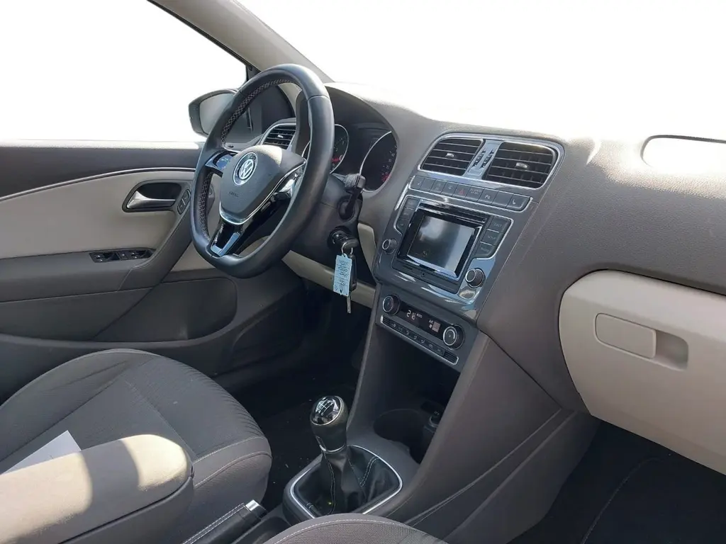 Volkswagen Polo, 1.2 TSI 81 KW ROZVODY ŘEMEN - fotka 3