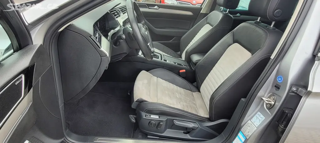 VW Passat Variant 2,0TDi 176kW DSG 4x4 FuLLed - fotka 6