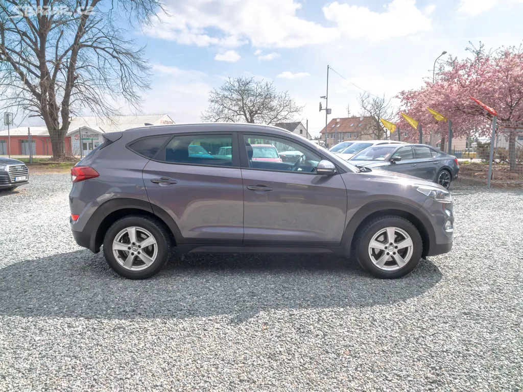 Hyundai Tucson ČR 1.7D 85KW 49.550km - fotka 2