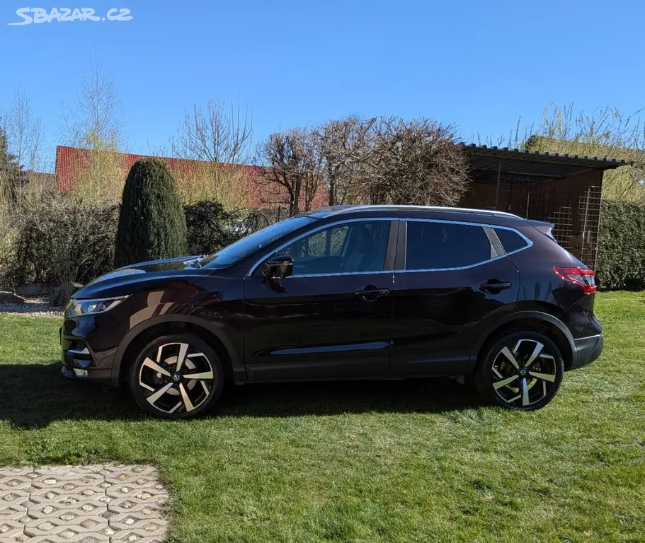 Nissan Qashqai 1,2 TCe 85 kW - Kamera