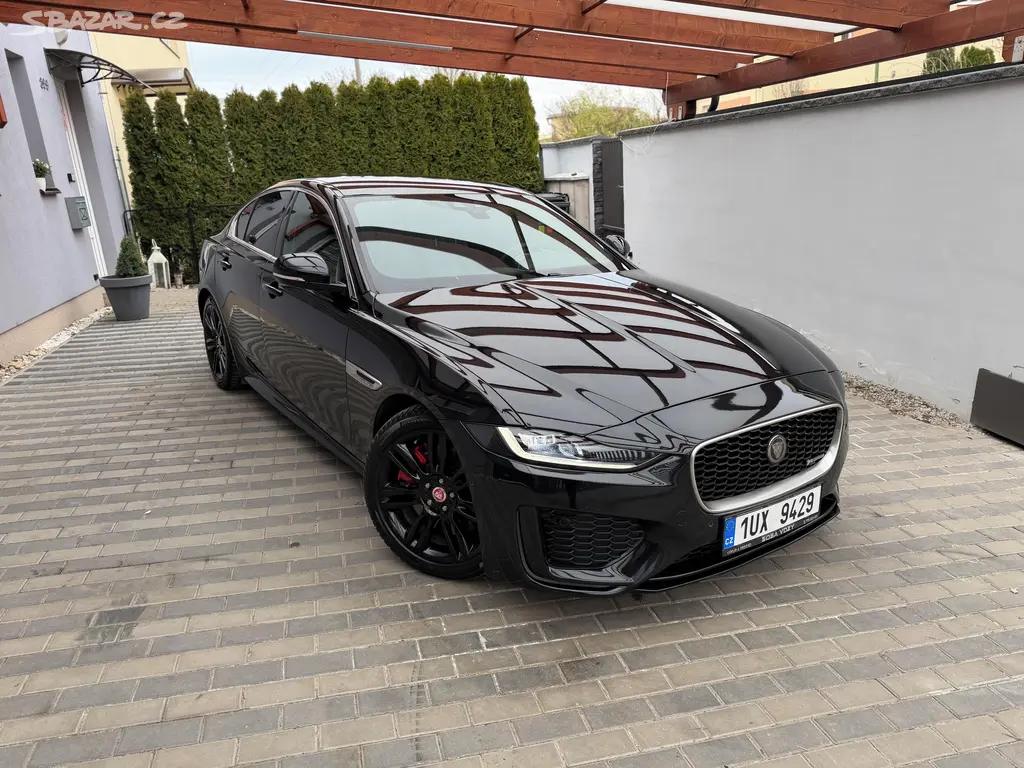 Jaguar XE 2.0d R-Dynamic - fotka 6
