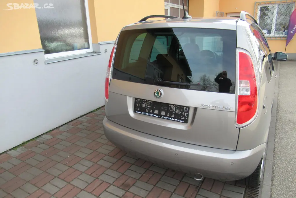 Škoda Roomster, 1.2 TSi AUT. KLIMA NAVIGACE - fotka 4