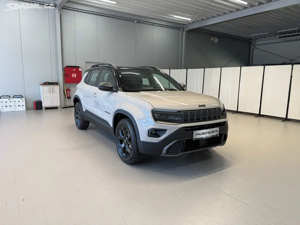 Jeep Avenger, 4xe Upland 1.2 Turbo e-Hybrid - fotka 6