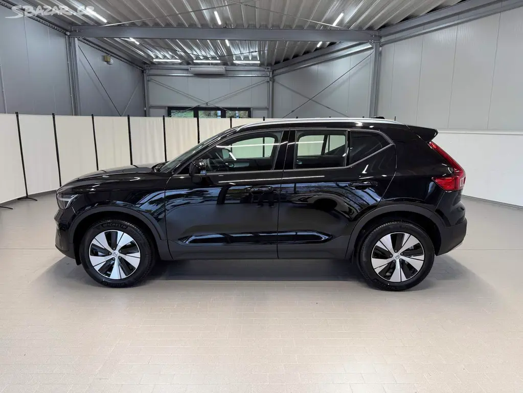 Volvo XC40, B3 2.0L 163 HP AT7 FWD CORE - fotka 2