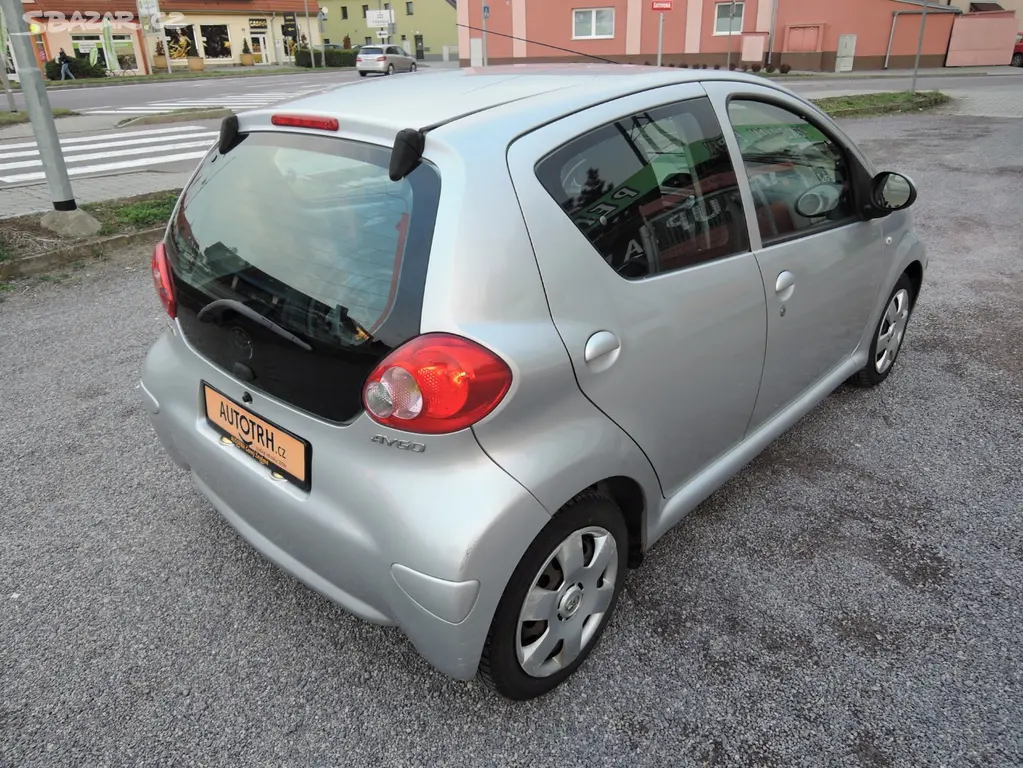 Toyota Aygo 1,0 VVT-i Cool Servis 116tkm 2007 - fotka 5