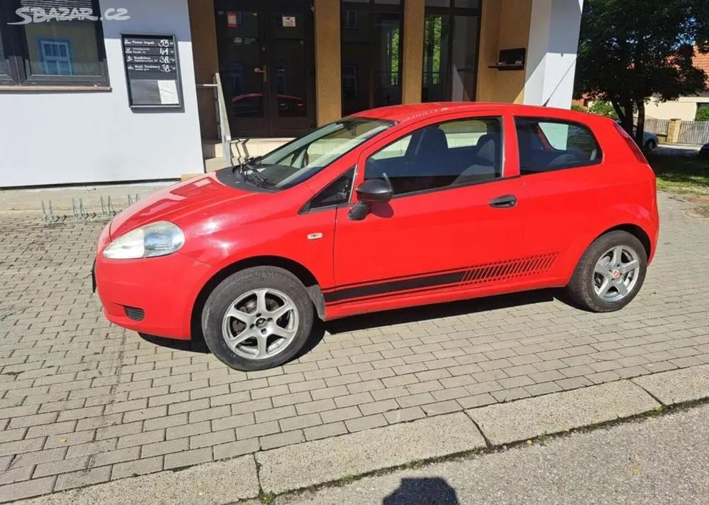 Fiat Punto 1,2 i benzín manuální - fotka 4