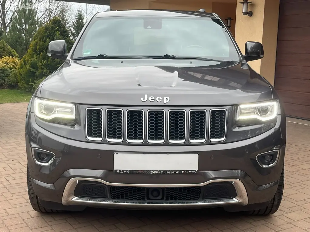 Jeep Grand Cherokee 3.0CRD Overland Panorama Měchy - fotka 2