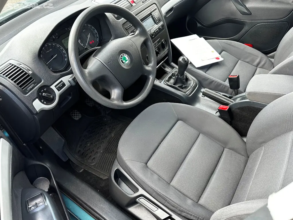 Škoda Octavia II 1.6FSi, r.2005, serviska, STK - fotka 6