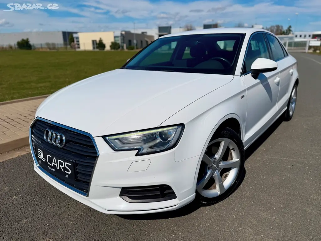 AUDI A3 1.6 TDI //2017 S-LINE XENON NAVIGACE TAŽNÉ