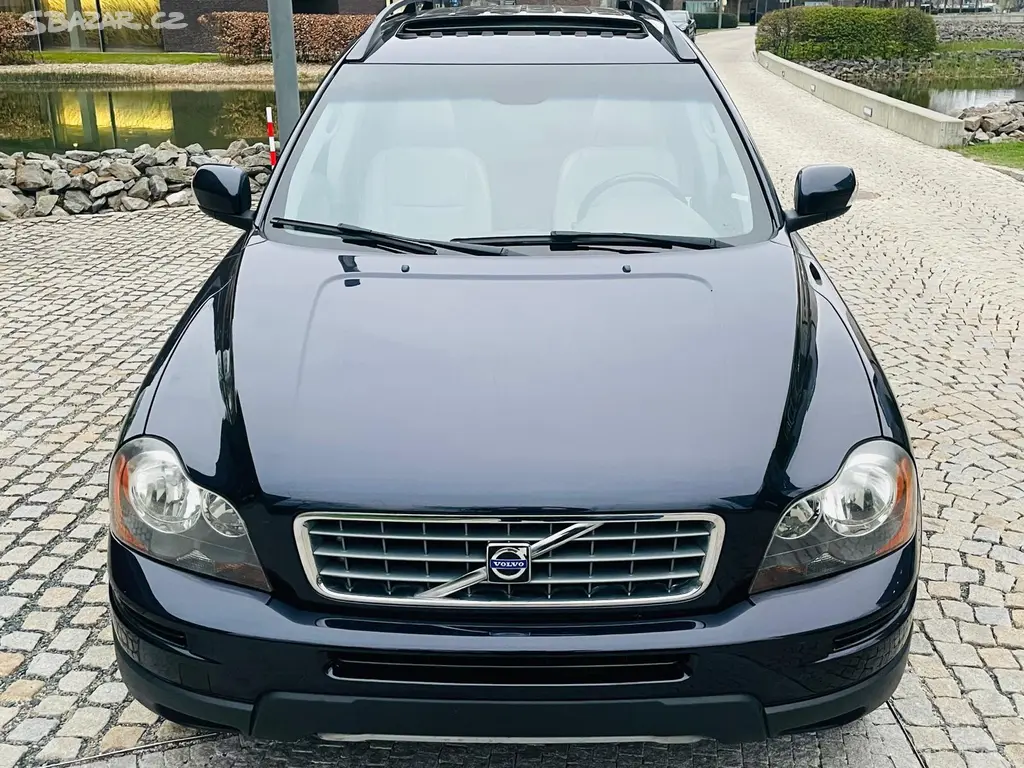 Volvo XC90, 2.4D5 136KW 4x4 AUT SERVISKA - fotka 5