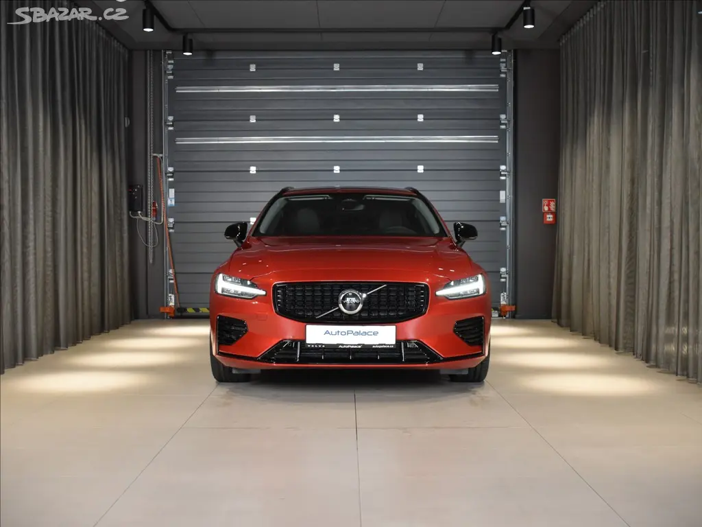 Volvo V60, 2,0 T6 AWD PLUS BLIS,Bezklíč - fotka 4