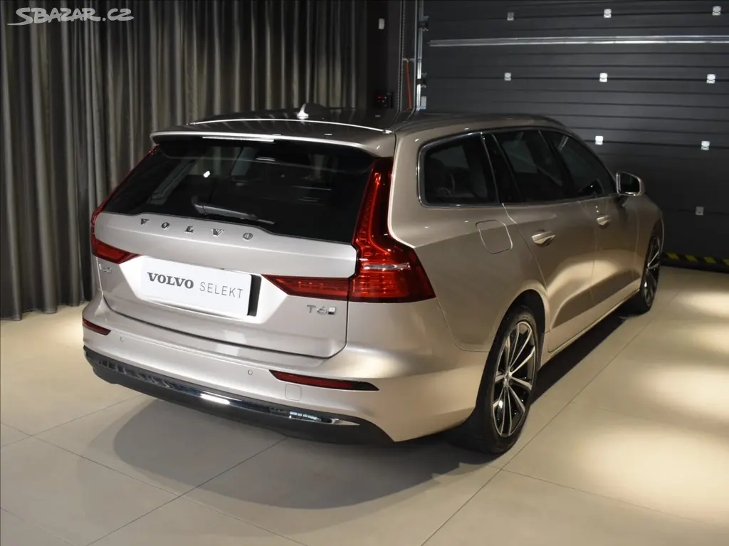 Volvo V60, 2,0 T6 AWD Core - fotka 6