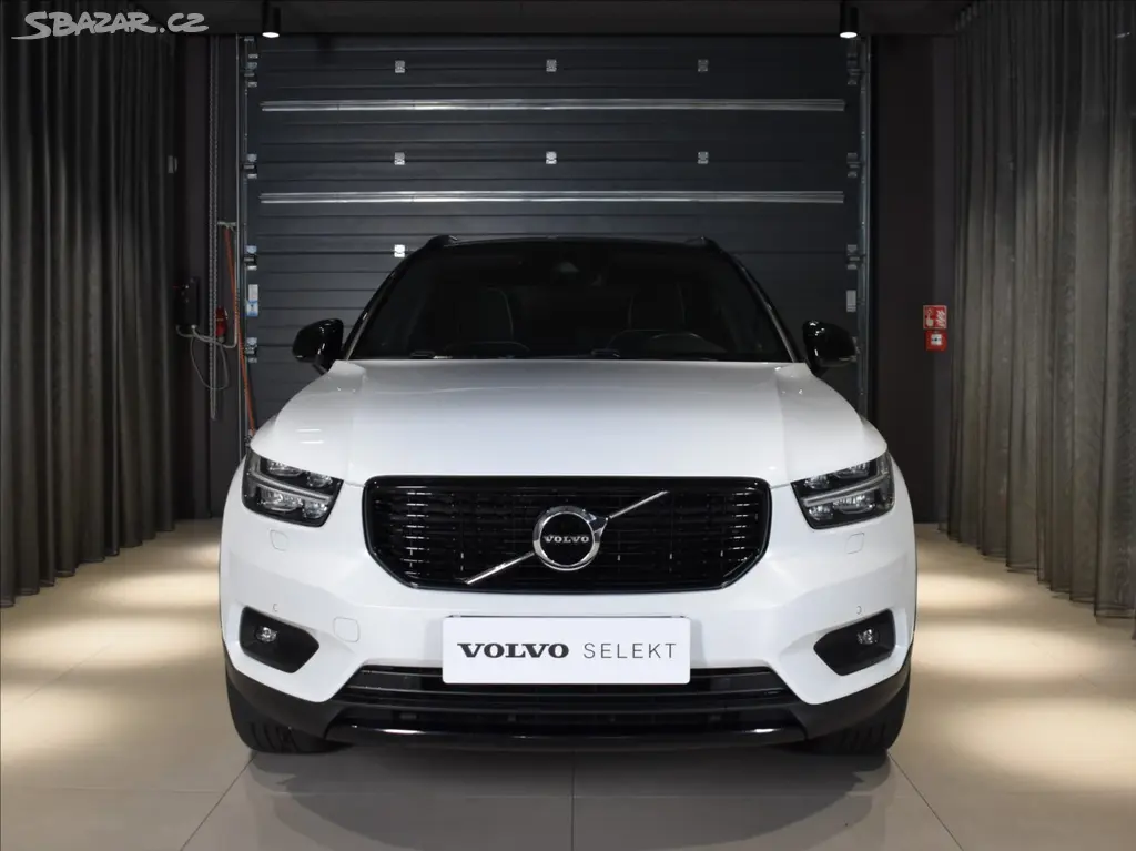 Volvo XC40, 2,0 B4 AWD R-design BLIS - fotka 6