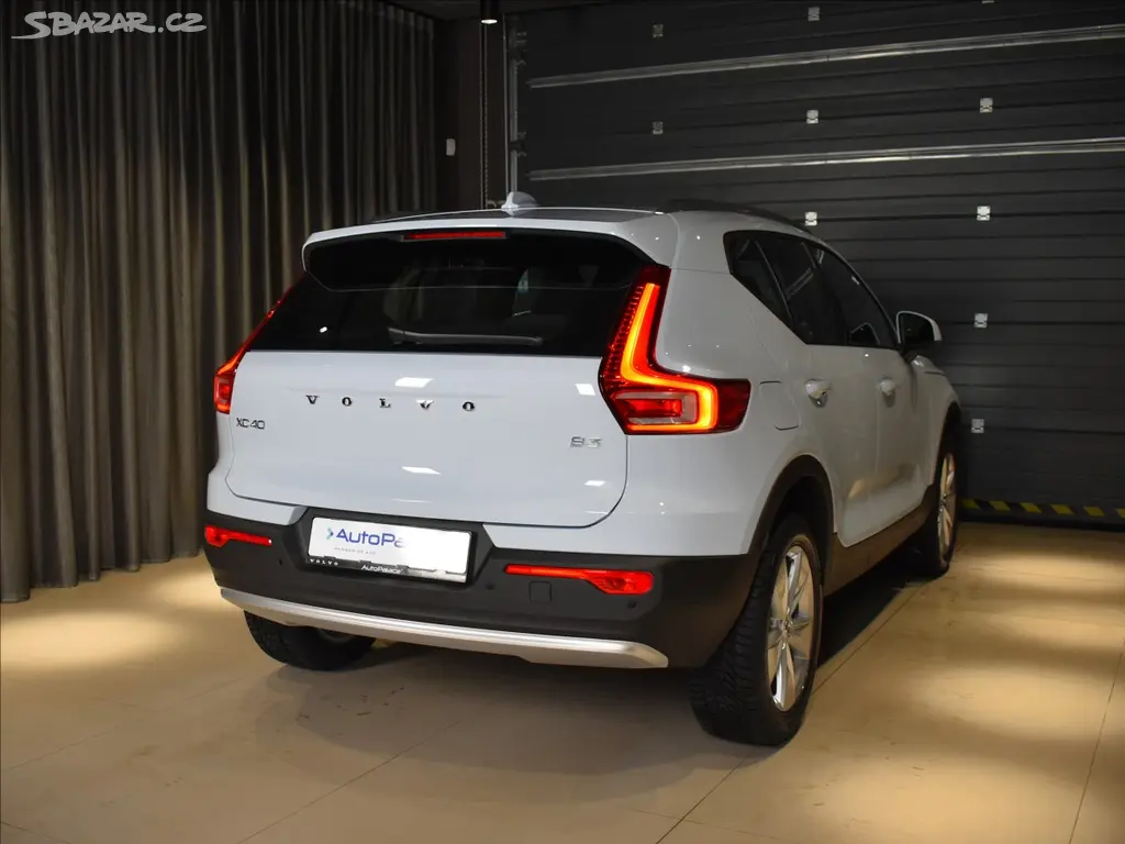 Volvo XC40, 2,0 B3 Core - fotka 4