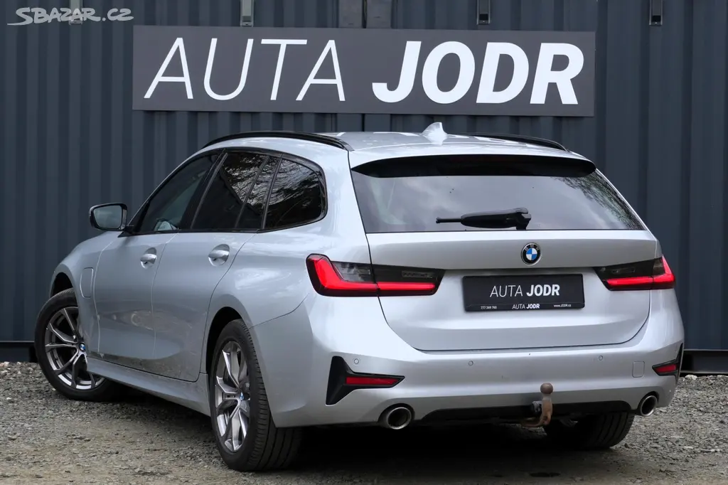 BMW Řada 3, 330e xDrive, ACC, Tažné - fotka 6