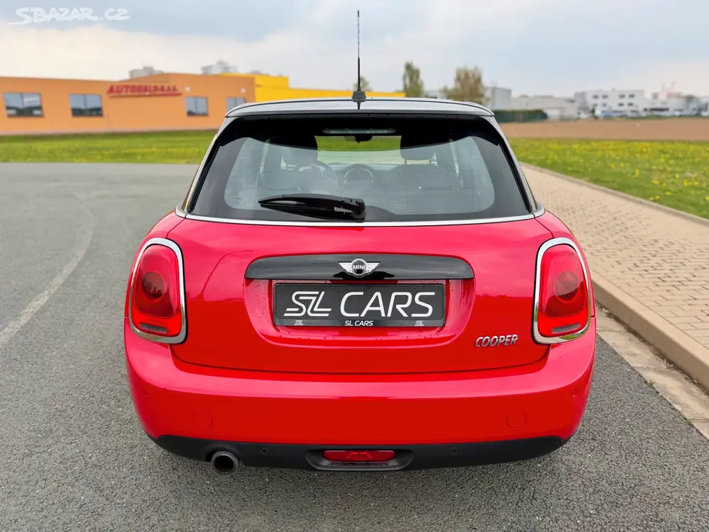 MINI COOPER 1.5 //2018 100.500 KM PANO SERVISKA - fotka 4