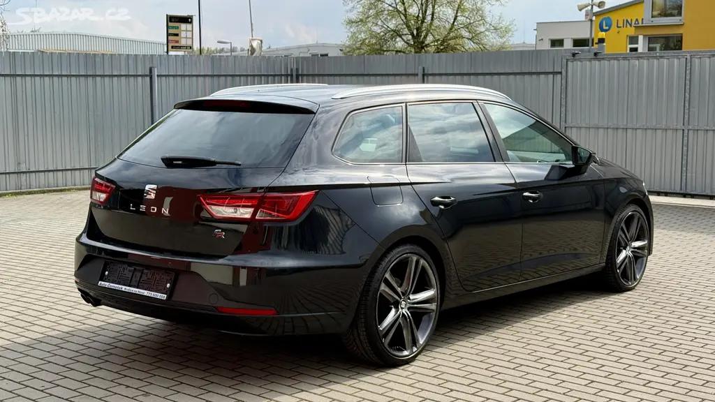 Seat Leon, ST*2.0TDi*135kW*FR*LED*ACC* - fotka 3