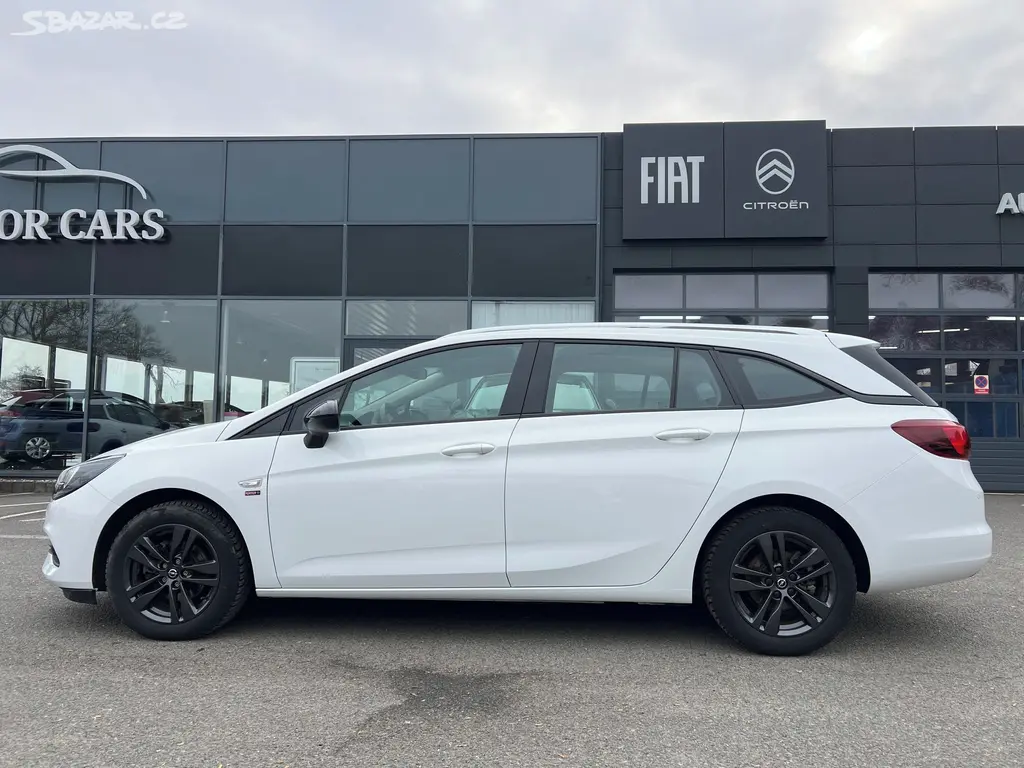 Opel Astra, 1.2 130k SERVIS ZÁRUKA TAŽNÉ - fotka 4