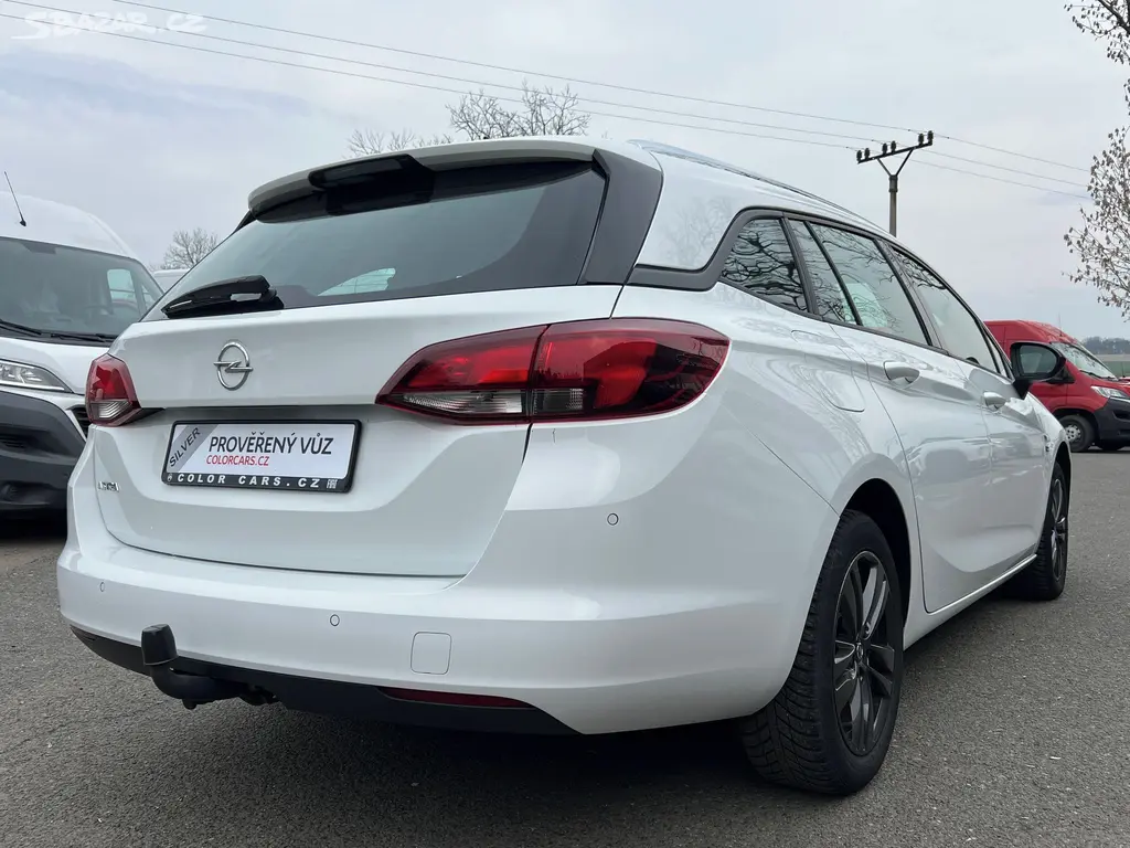 Opel Astra, 1.2 130k SERVIS ZÁRUKA TAŽNÉ - fotka 5