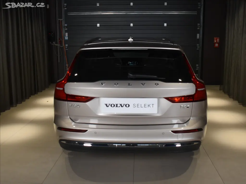 Volvo V60, 2,0 T6 AWD Core - fotka 5