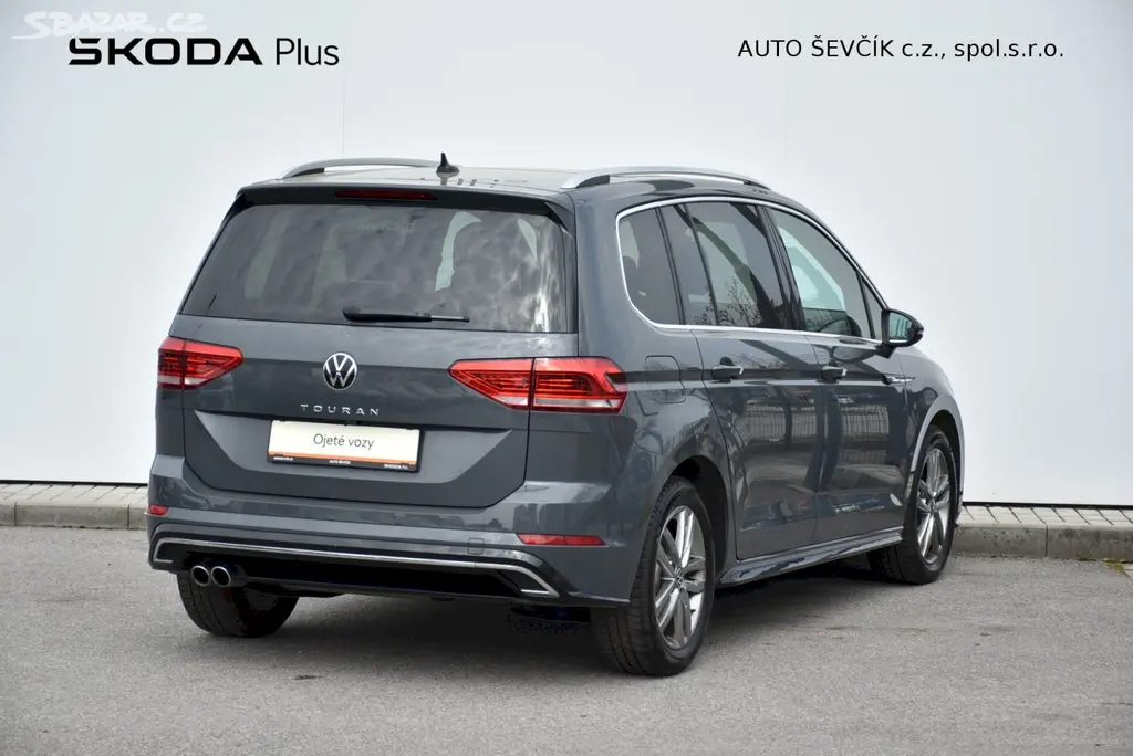 Volkswagen Touran, R-Line 2,0 TDI 110kW 7DSG - fotka 2
