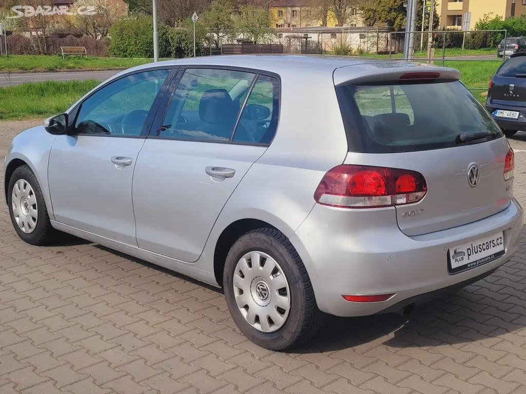 Volkswagen Golf 1.6 TDI DIGIKLIMA - fotka 2