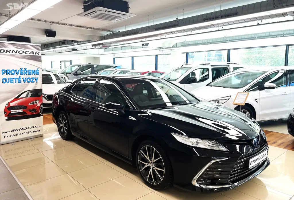 Toyota Camry, 2.5 Hybrid Executive, ČR,1.MAJ