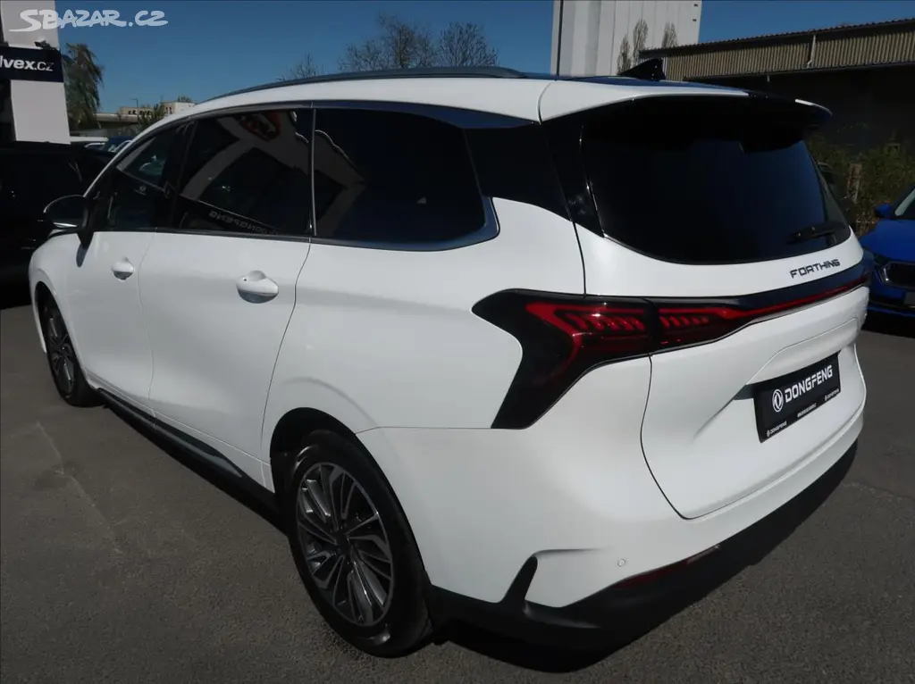 Dongfeng U-Tour, 1,5 T 130 kW ExclusiveFR 7míst - fotka 4