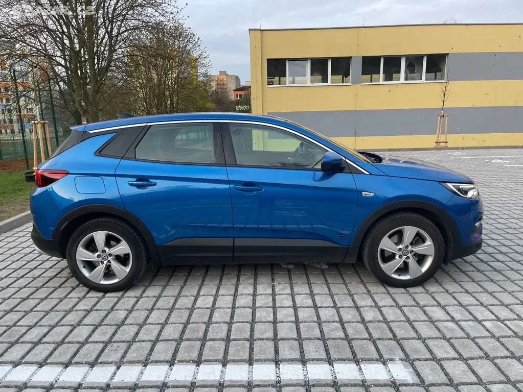 Opel Grandland X hybrid 4 2021 - fotka 2
