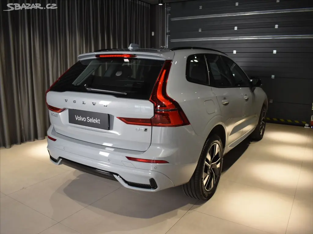 Volvo XC60, 2,0 B5 AWD PLUS - fotka 4