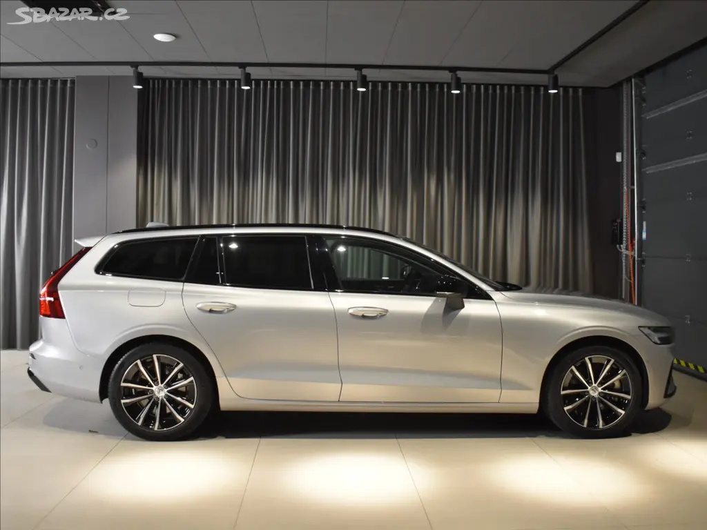 Volvo V60, 2,0 T6 AWD PLUS Bezklíč,BLIS - fotka 3