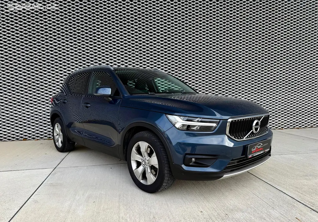Volvo XC40, 2.0 B4 MOMENTUM PRO AWD AT 145 - fotka 4