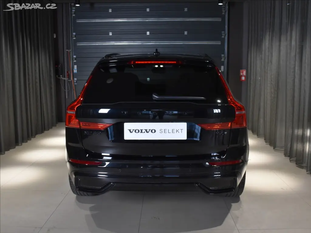 Volvo XC60, 2,0 T6 AWD PLUS Black Edition - fotka 6