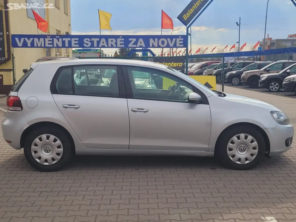 Volkswagen Golf 1.6 TDI DIGIKLIMA - fotka 4