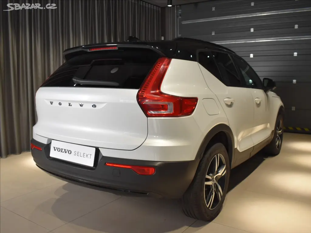 Volvo XC40, 2,0 B4 AWD R-design BLIS - fotka 4