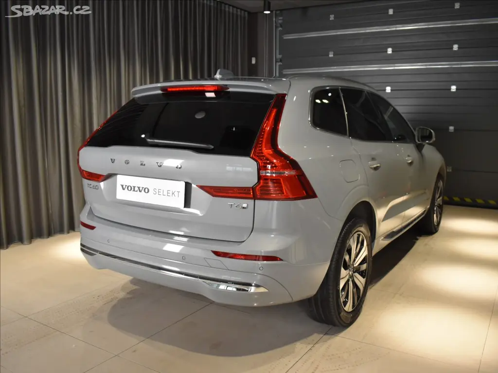 Volvo XC60, 2,0 T6 AWD Plus - fotka 4