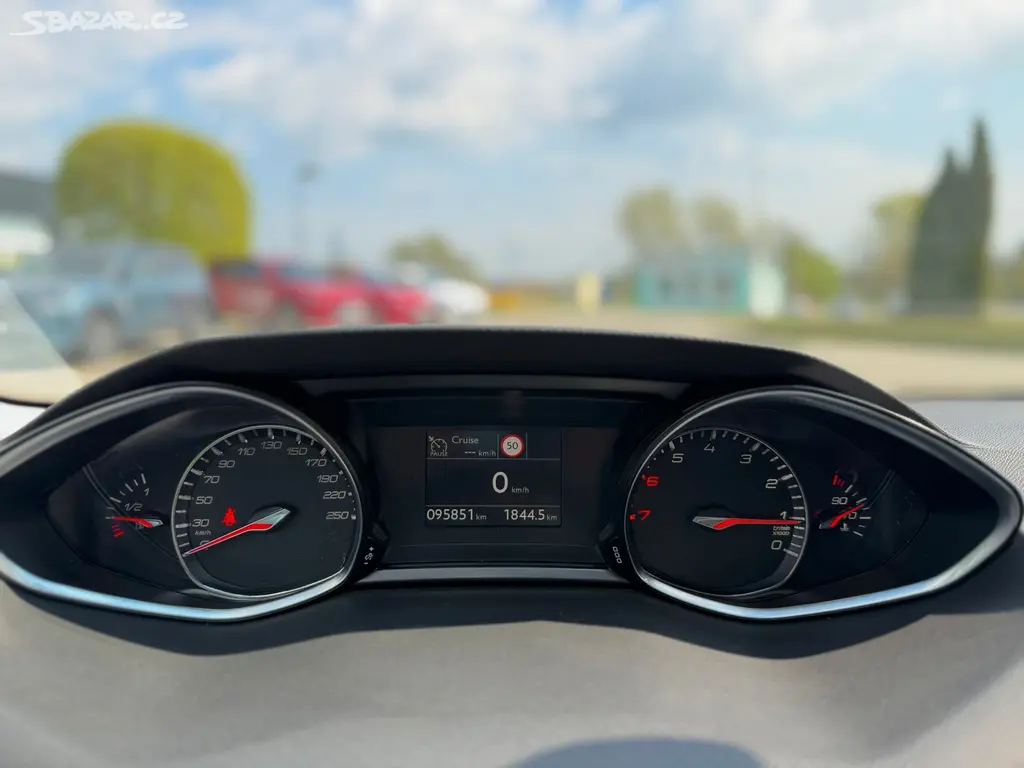 Peugeot 308, ALLURE 1.2PT 130 MAN6*DPH - fotka 3