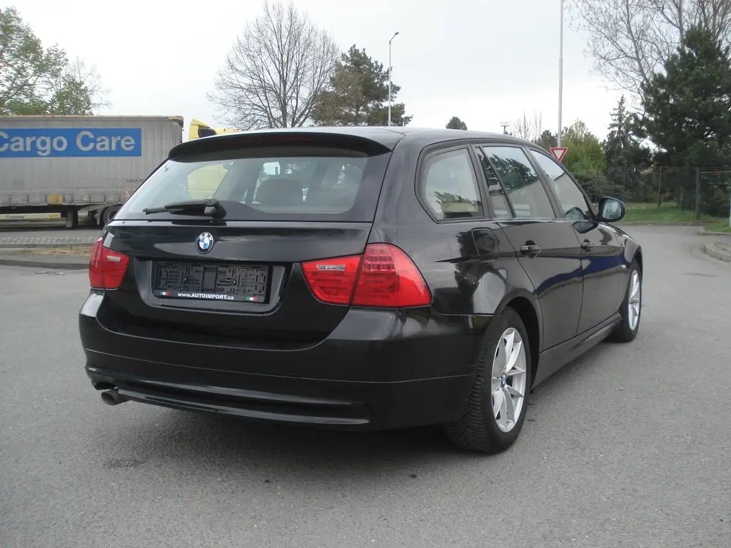 BMW Řada 3, 316 D - fotka 5