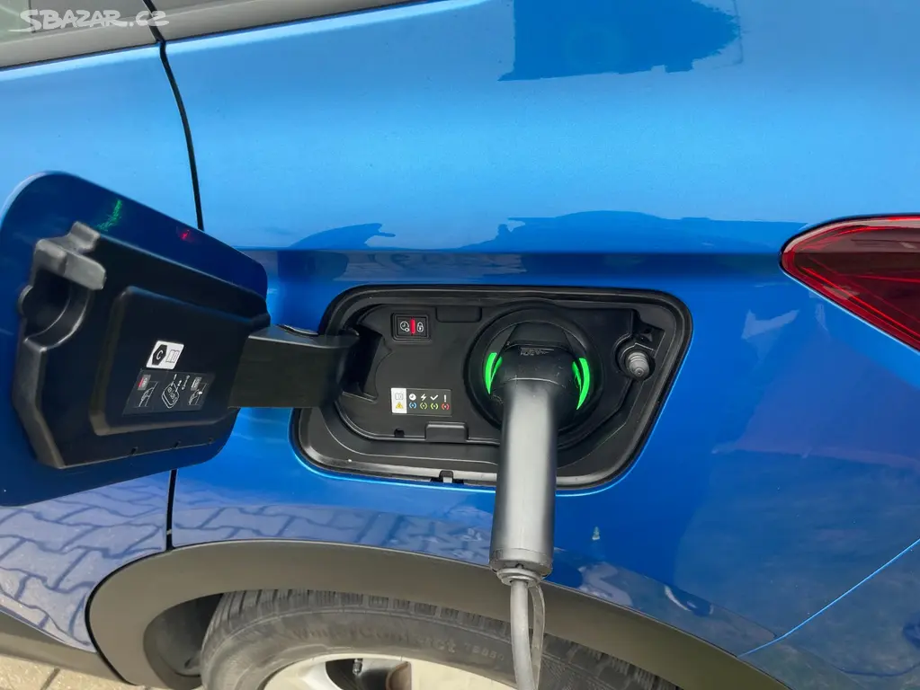 Opel Grandland X hybrid 4 2021 - fotka 6