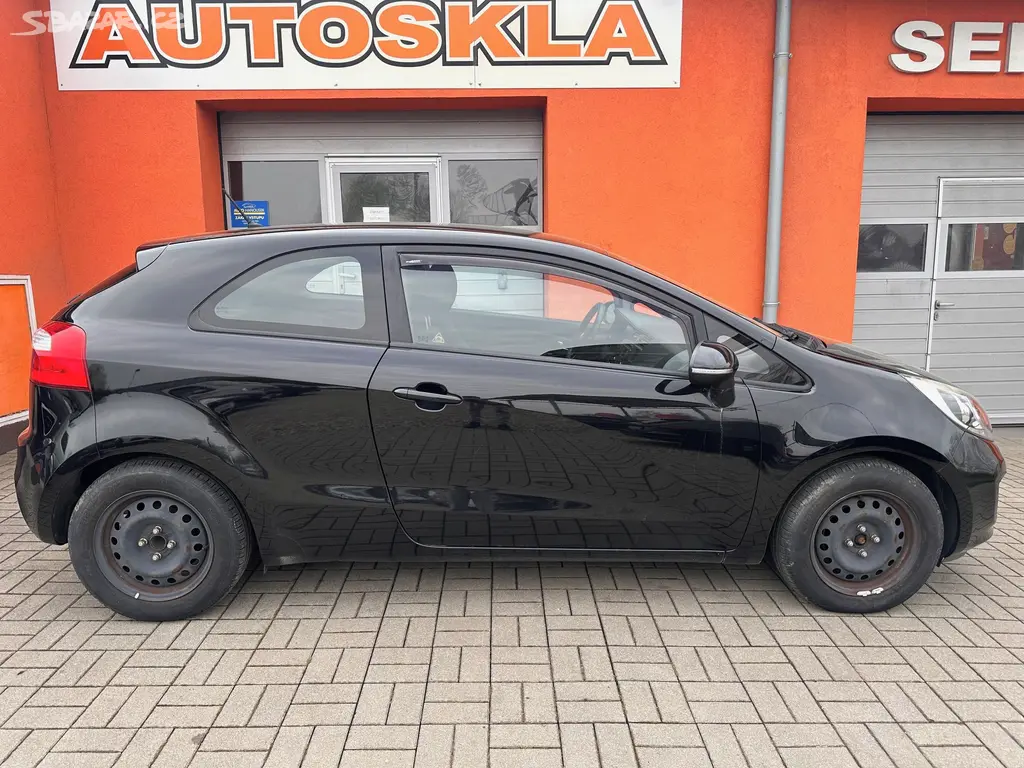 Kia Rio, 1.1 CRDI 55KW klima,2x kola - fotka 4