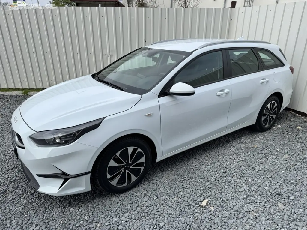 Kia Cee´d, 1,5 T-GDi Spin DPH 1.maj ČR - fotka 5