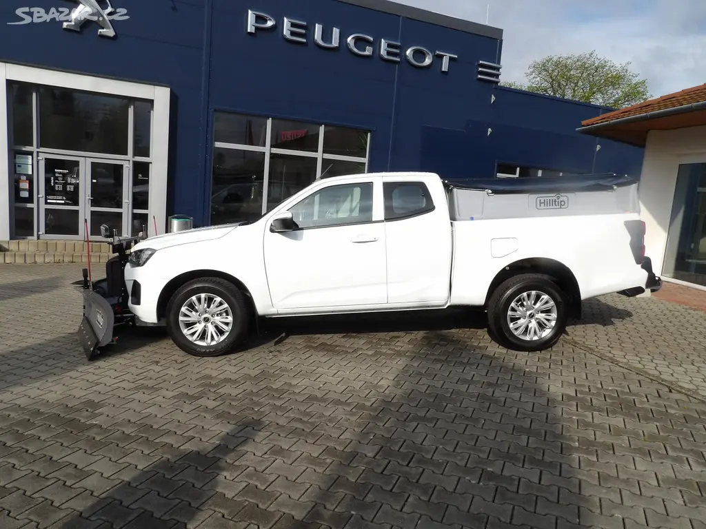 Isuzu D-Max, Space Cab LS 4x4 A/T - fotka 5