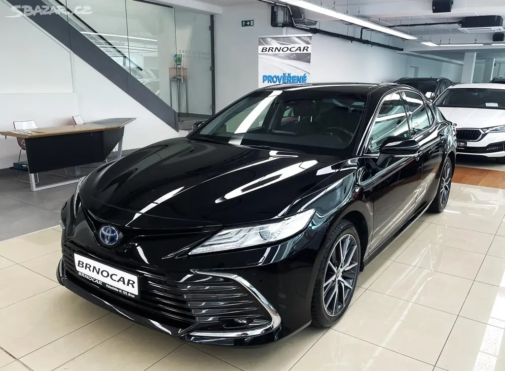 Toyota Camry, 2.5 Hybrid Executive, ČR,1.MAJ - fotka 3