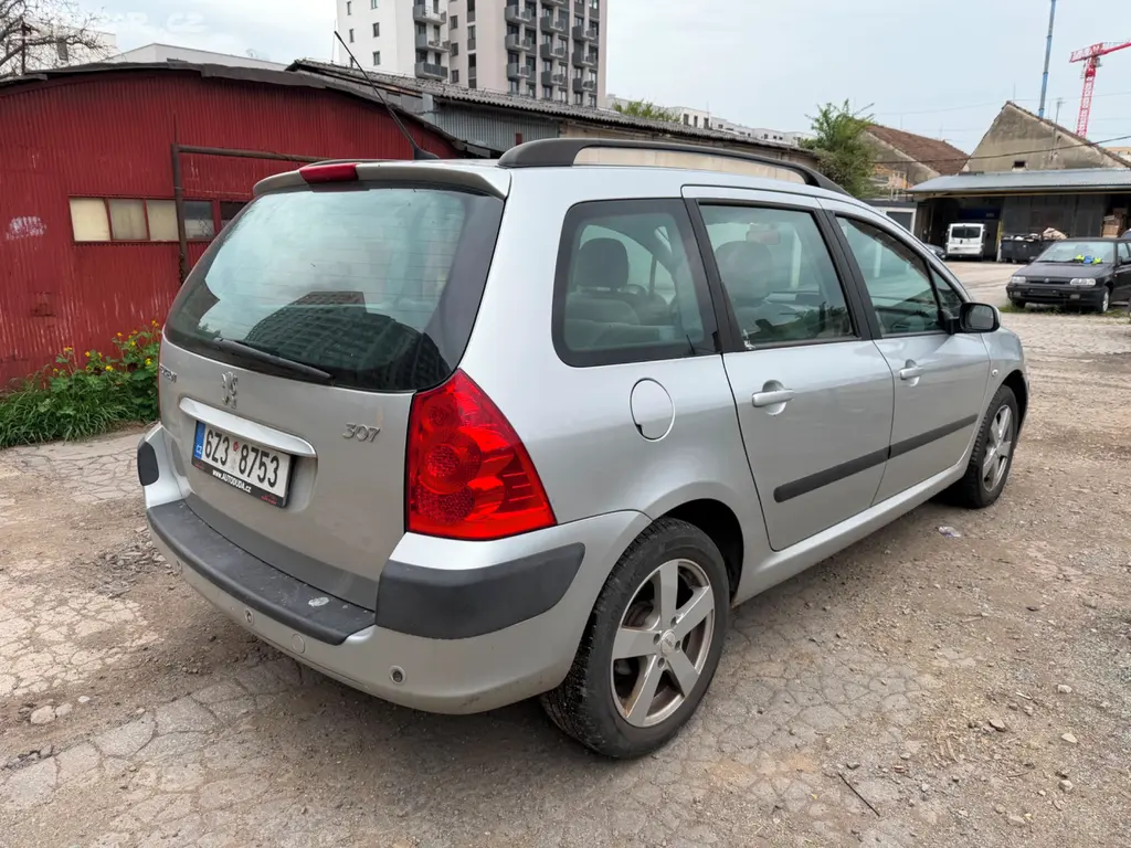 Peugeot 307 SW 2.0 automat - fotka 2