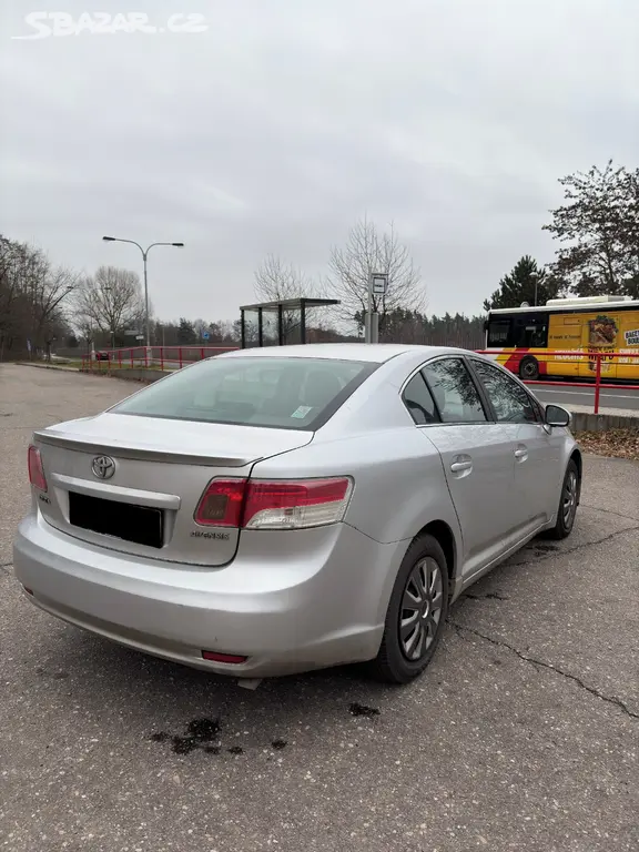 Toyota Avensis, SERVIS A NOVÉ STK - fotka 4