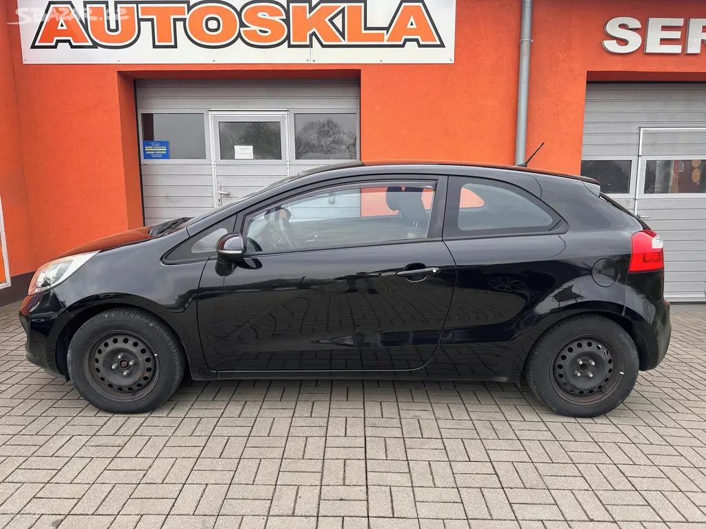 Kia Rio, 1.1 CRDI 55KW klima,2x kola - fotka 3