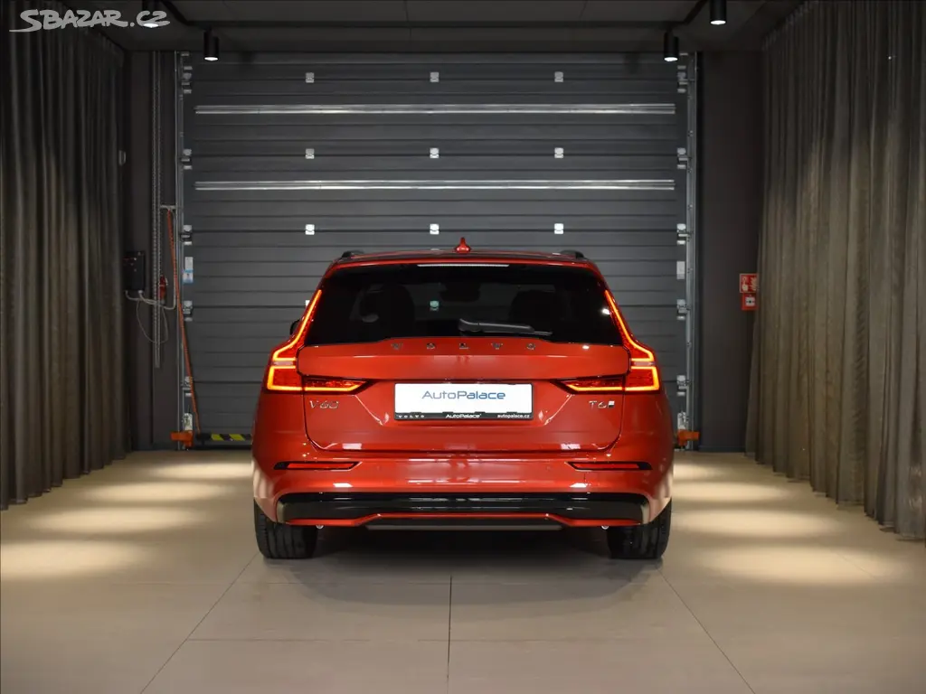 Volvo V60, 2,0 T6 AWD PLUS BLIS,Bezklíč - fotka 3